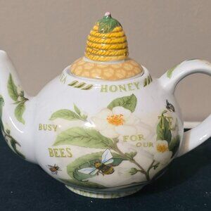 Vintage Tea Pot Plant & Honey Bee by Cardew Design Tea Pot Floral Bees Bee Hive